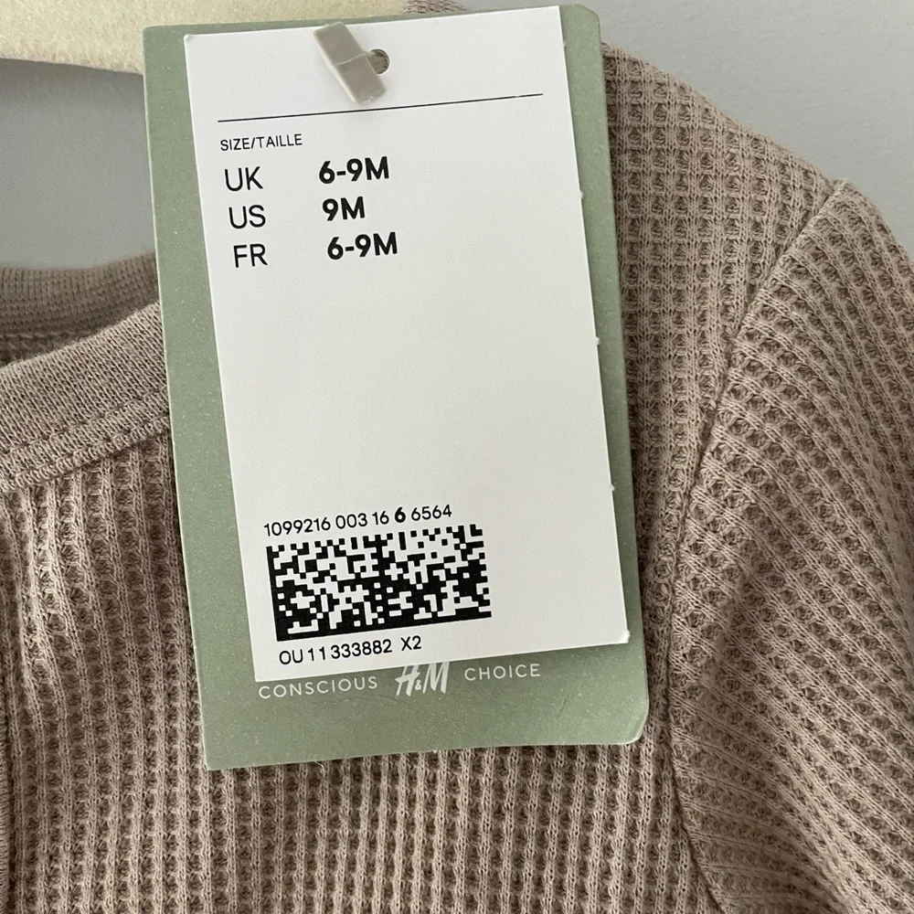 NWT H&M Organic Cotton Waffle Romper - Picture 4 of 5